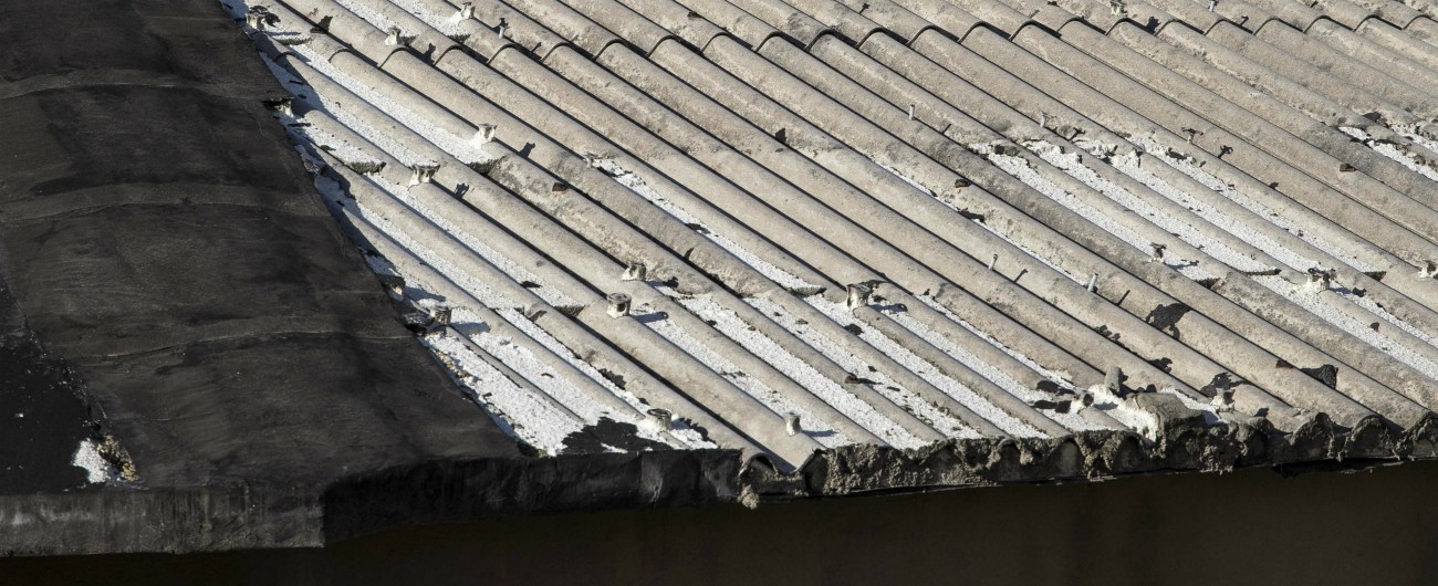 Amianto, “nel 2017 duemila decessi in Lombardia” dovuti alla presenza di asbesto