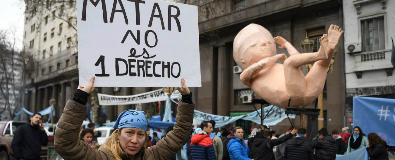 Copertina di Argentina, il no all’aborto è il frutto di un’organizzata operazione di Chiesa e partiti