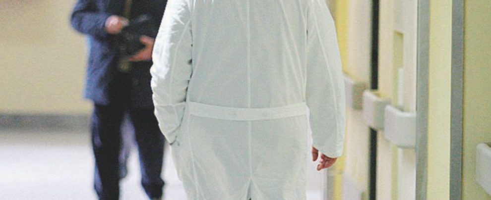 In corsia - Il medico arrestato ha 78 anni. È accusato di essere complice del caporale - Ansa Caporalato a Verona: sei arresti, anche un medico
