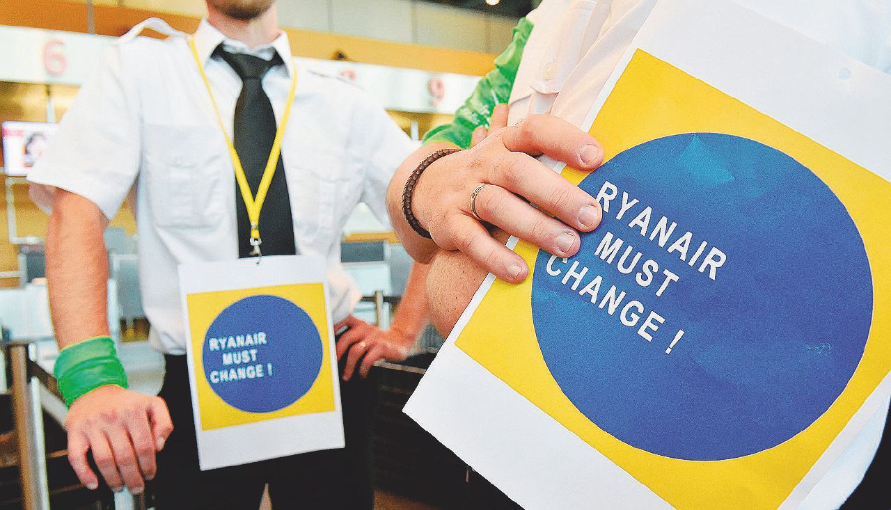 Ieri il blocco - I sindacati chiedono di essere riconosciuti e ottenere migliori condizioni salariali - LaPresse Sciopero Ryanair, lotta estiva contro i sindacati