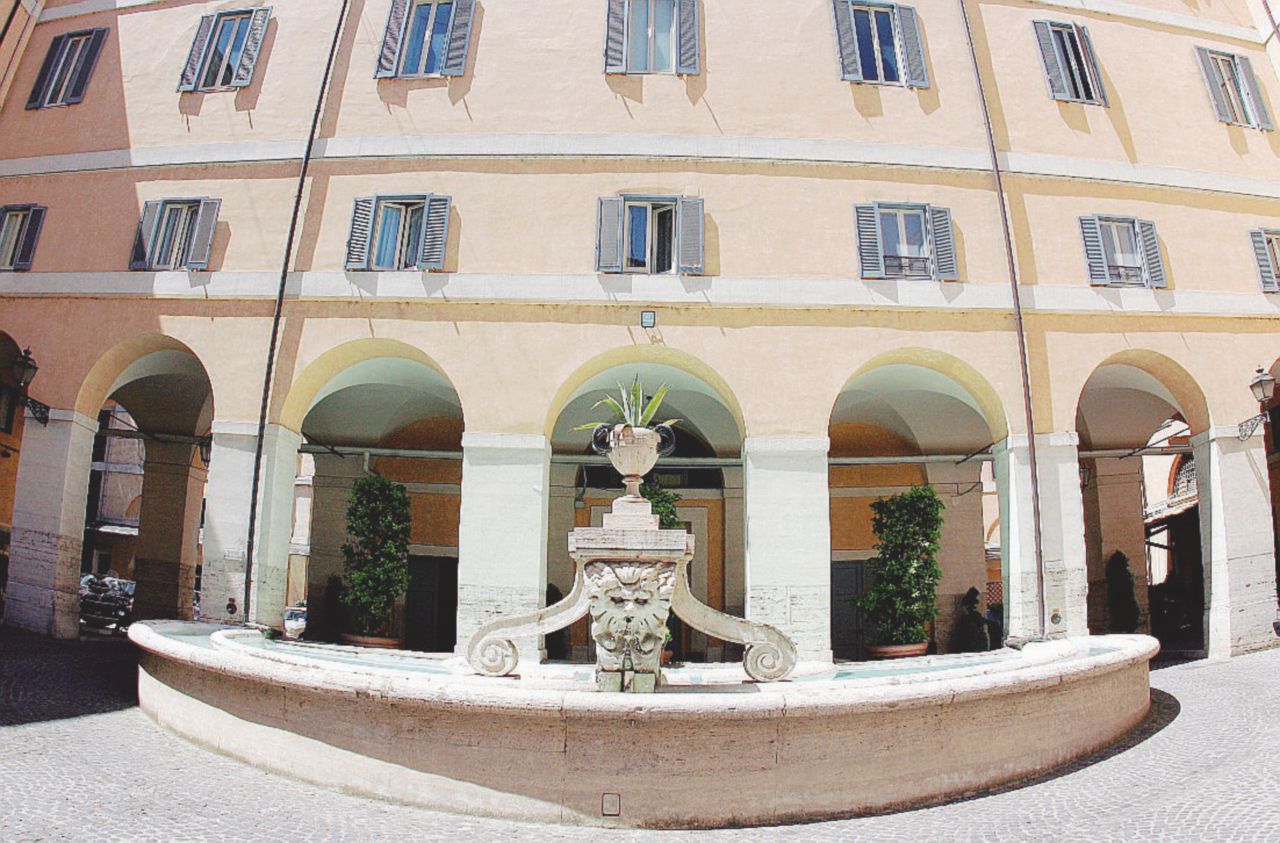 Carabinieri e Polizia: il 70% delle sedi a Roma è in affitto Carabinieri e Polizia: il 70% delle sedi a Roma è in affitto