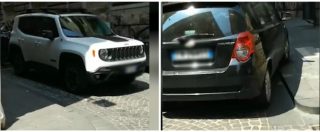 Copertina di Napoli, auto in centro parcheggiate ovunque. La strigliata del consigliere all’automobilista: “Le sembra normale fare così?”