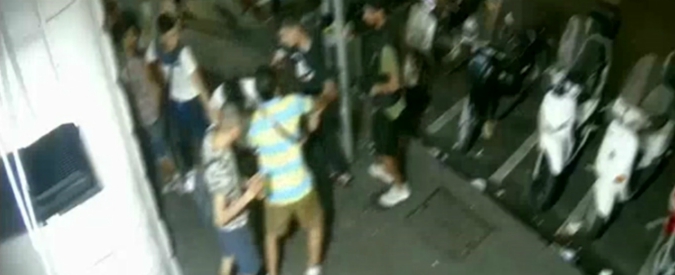 Copertina di Stazione Termini, aggredivano le vittime con calci e pugni e poi le derubavano. Incastrati dai video: 2 fermi, un ricercato