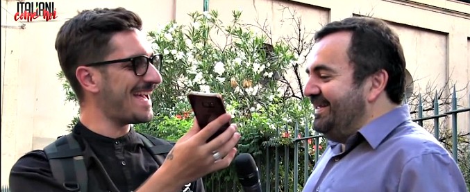 Copertina di Italiani come noi, vivere senza smartphone? “Impossibile, quasi una dipendenza”, “Ma sui social non è vita vera”