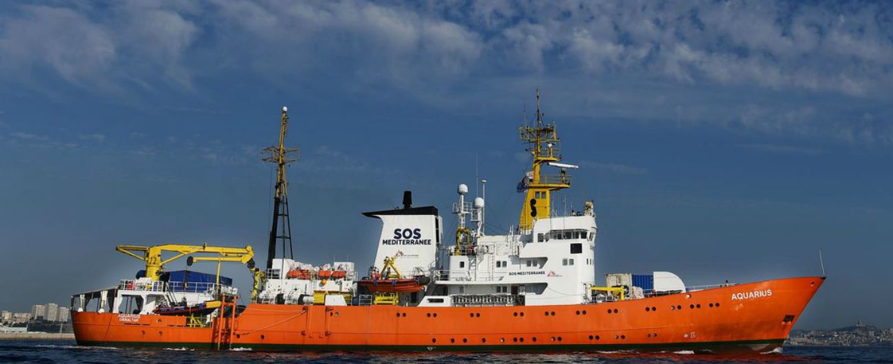 Aquarius, raggiunto l’accordo: 141 migranti distribuiti in 5 Paesi Ue. Malta accetta l’attracco della nave