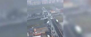 Copertina di Genova, il ponte Morandi crollato visto dall’alto: le immagini del disastro dall’elicottero