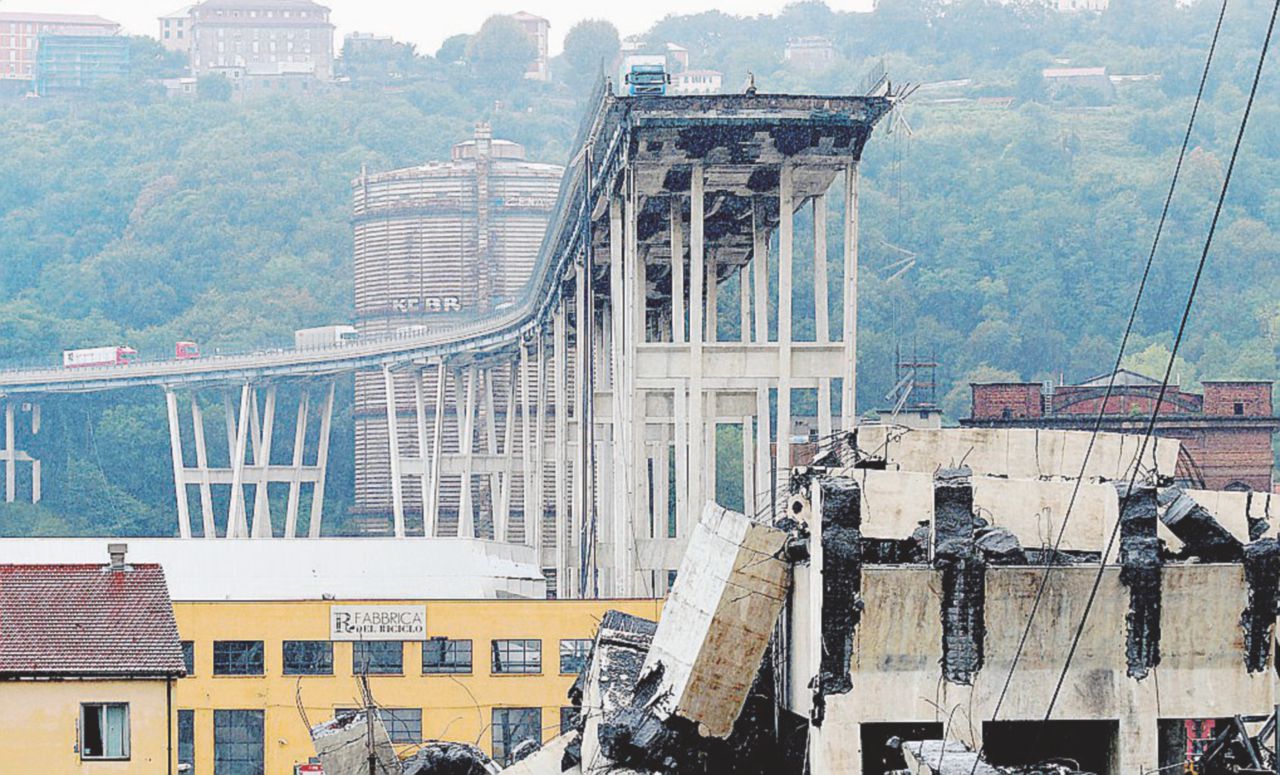 Spezzata la spina dorsale della città. Merci e turismo verso la paralisi