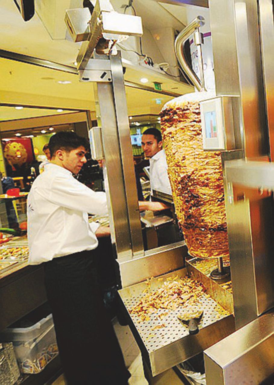 Kebab, pizza e fritti: il successo è straniero