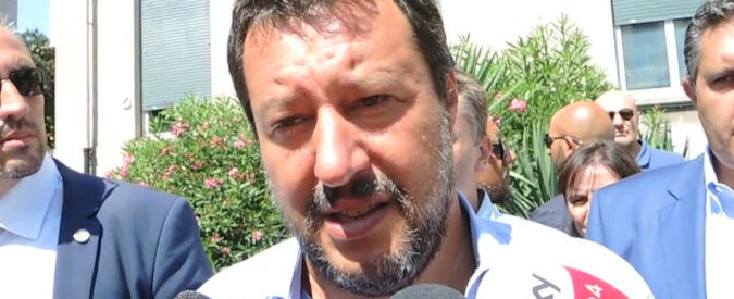Copertina di Ponte Morandi, Salvini: “Atlantia metta mano al portafogli per le vittime e sospenda i pedaggi autostradali”