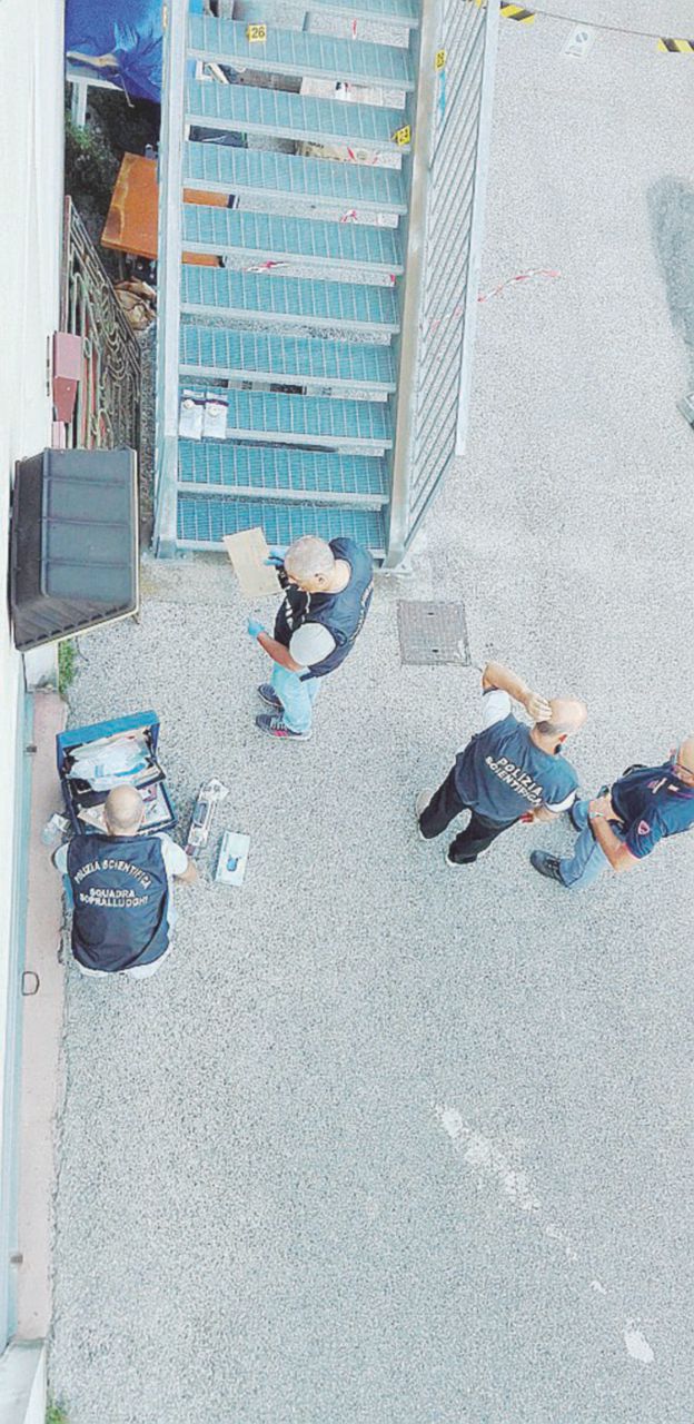 Copertina di “Colpiamoli a casa loro”. Ordigni anarchici contro la Lega