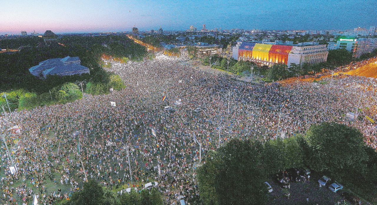 Copertina di Il richiamo della protesta: Bucarest e la “peste rossa”