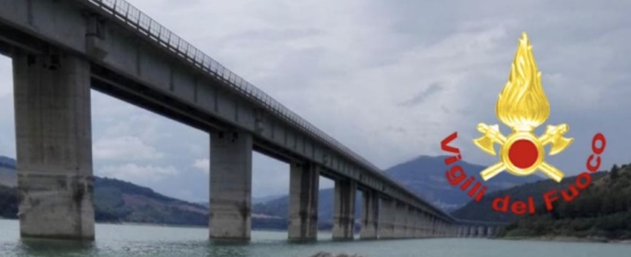 Copertina di Terremoto Molise, nuova serie di scosse nella notte. Chiuso un tratto della strada statale 647. Rilievi sul Viadotto del Liscione