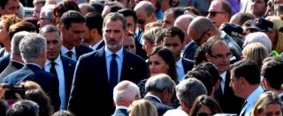 Copertina di Barcellona, a un anno dall’attentato le celebrazioni in ricordo delle vittime: il re Felipe VI tra acclamazioni e contestazioni
