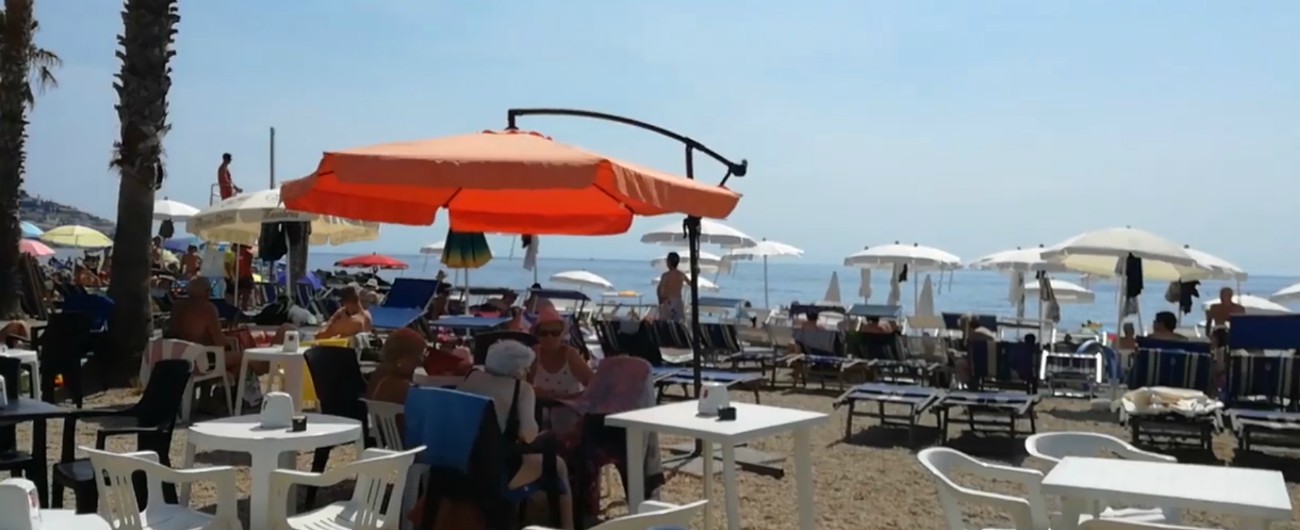 Ponte Morandi Lutto Anche Nelle Spiagge Di Genova Silenzio Surreale Tra Sdraio E Ombrelloni