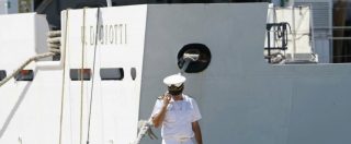 Copertina di Diciotti, Toninelli: “La nave attraccherà a Catania”. Salvini: “Migranti non sbarcano senza risposte dall’Europa”