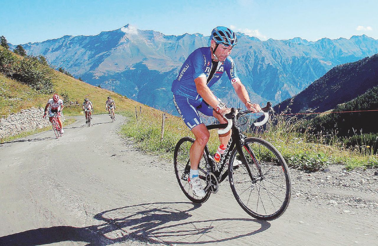 Copertina di “Una Vuelta con vista Mondiale. Nibali deve recuperare in fretta”
