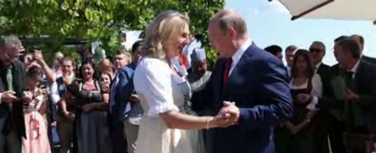 Copertina di Austria, Putin al matrimonio della ministra di ultradestra Karin Kneissl. Polemiche da Kiev: “Non siete neutrali