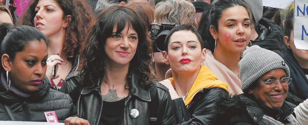 Unite al corteo di Roma - Asia Argento e Rose McGowan alla manifestazione dell’8 marzo a Roma - LaPresse Il tifo social e l’avviso di Sky: “Se vero, è fuori da X Factor”