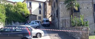 Copertina di Frosinone, pensionato uccide i figli di 26 e 18 anni e si suicida: gli ha sparato nel sonno