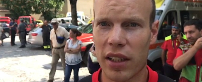 Copertina di Calabria, i soccorritori: “Allertata anche la Guardia costiera, i morti possono arrivare in mare”