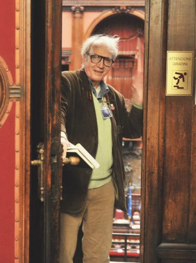 Vincino morto a Roma: il fumettista satirico aveva 72 anni. La carriera da “Il Male” a “Cuore”