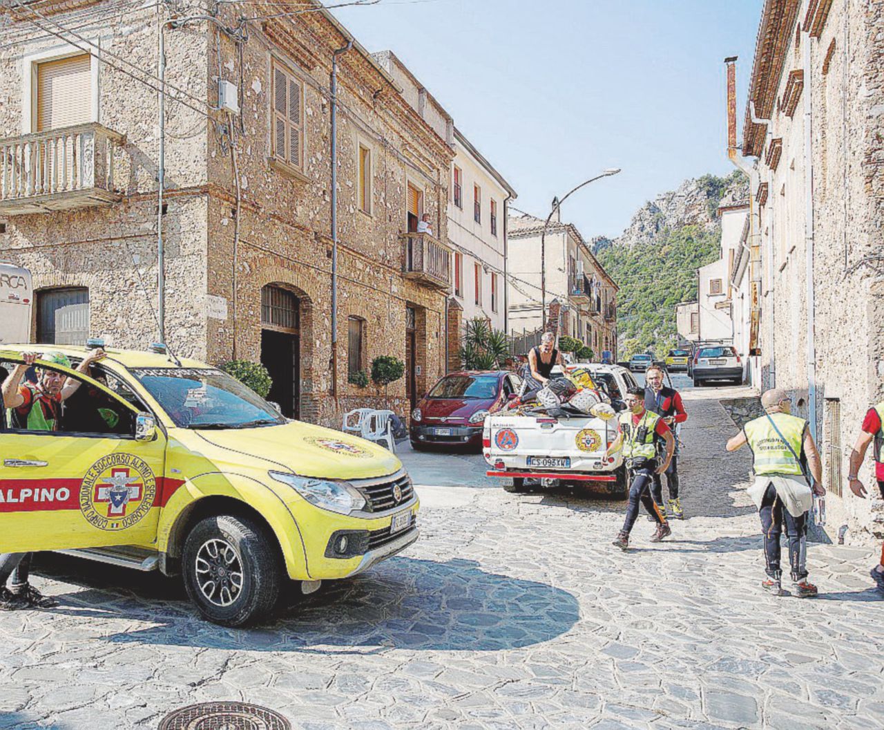 Copertina di Inchiesta sulla strage nelle gole del Pollino: “Gite senza regole”