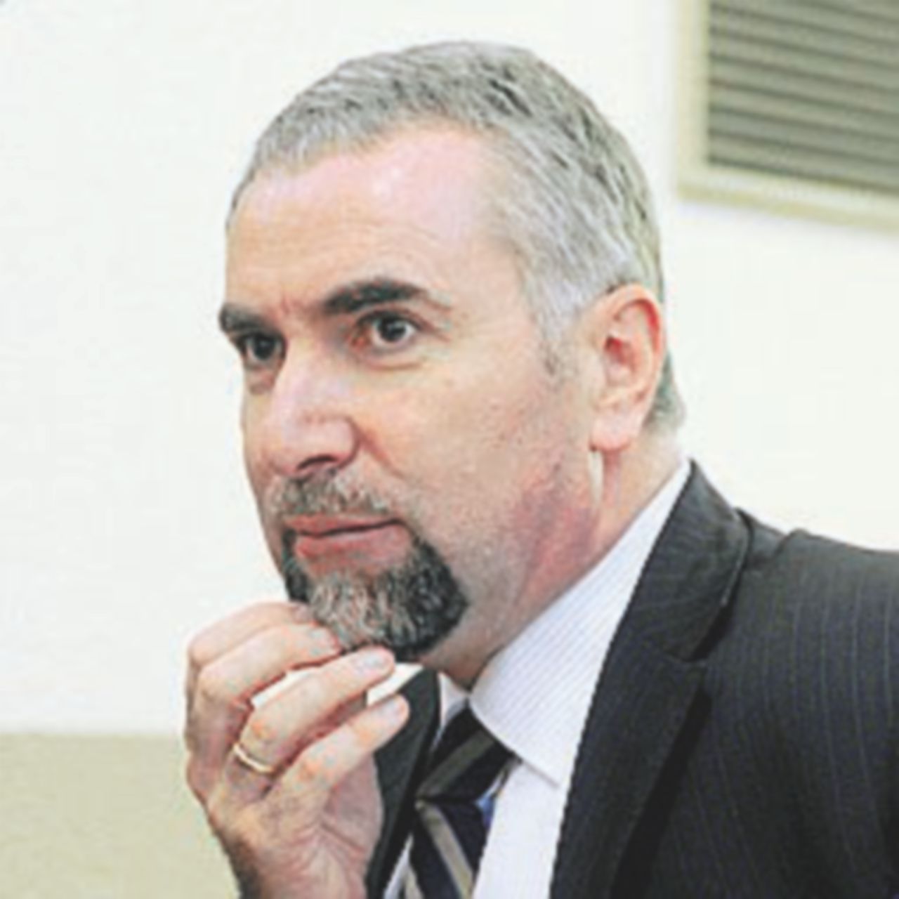 Copertina di Uno e trino: in Carige Fiorani non c’è (ma si vede)