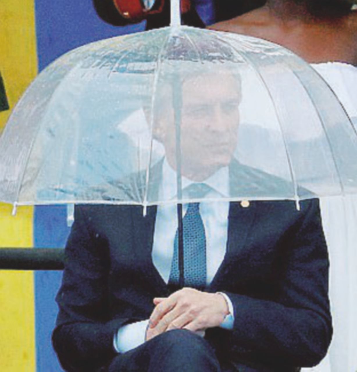 Copertina di Licenziamenti, senza tetto, inchieste: è tornato lo spettro del crac 2001