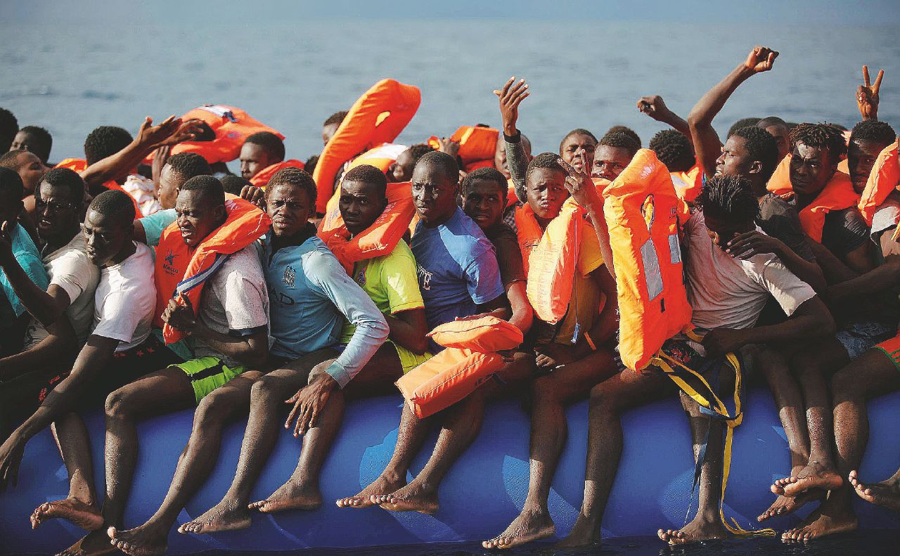 Copertina di Che fa l’Europa sui migranti: tante promesse, pochi fatti