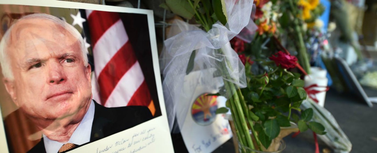 Usa, Trump non parteciperà ai funerali del senatore repubblicano John McCain
