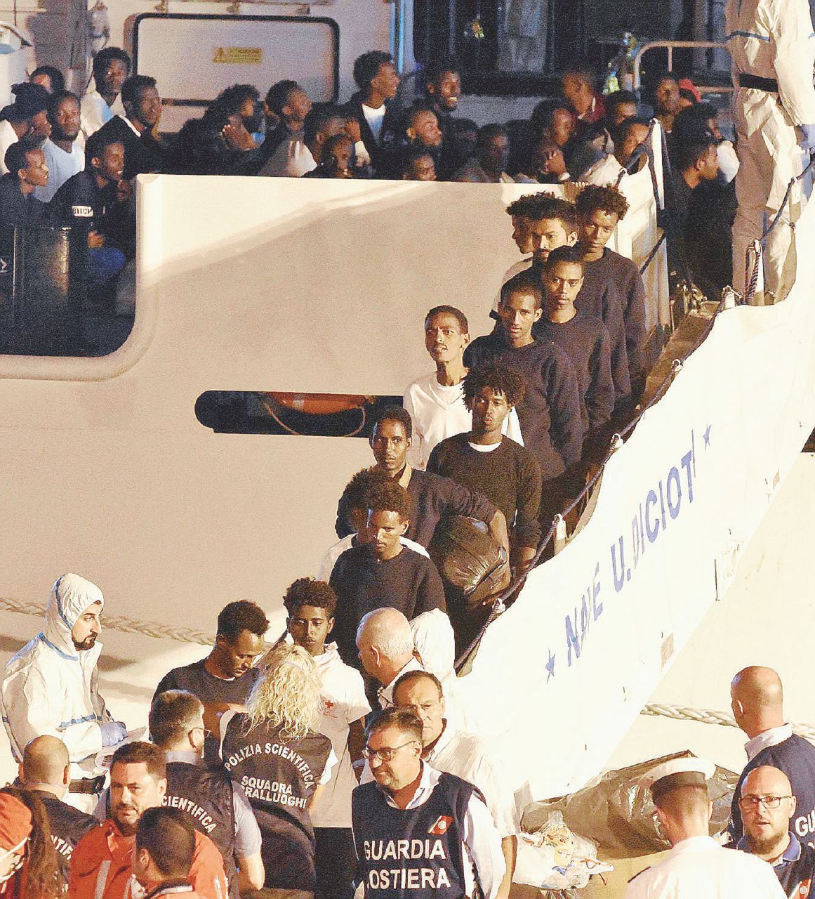 Copertina di Un’aggravante per Salvini: “Sequestrati  anche minori”