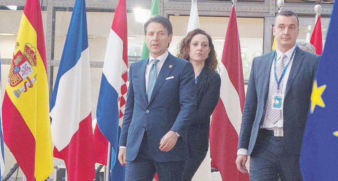 Copertina di L’incontro con Orbán fa tremare Conte