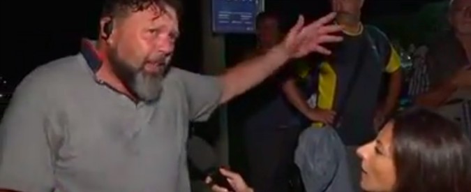 Copertina di Rocca di Papa, il manifestante con il dono della sintesi. Ecco come spiega il dramma dei migranti della Diciotti