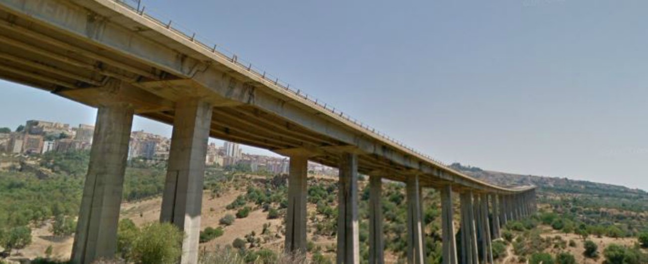 Ponte Morandi di Agrigento, l’assessore regionale ai Beni culturali propone l’abbattimento. È già chiuso per degrado