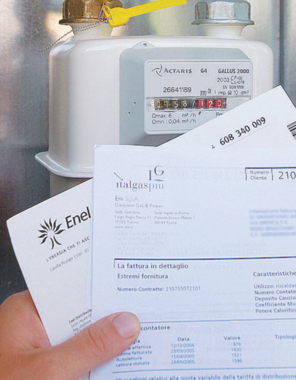 Copertina di Altro che spread, caro bollette per le tariffe