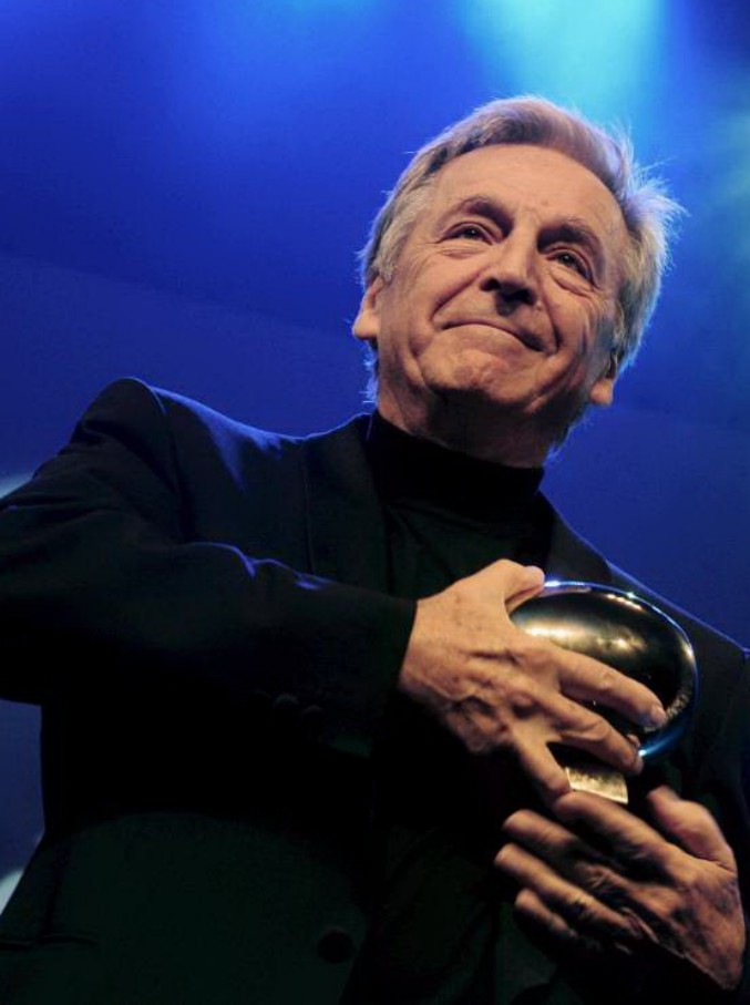 Copertina di La fake news della morte del regista Costa Gavras invade la Rete