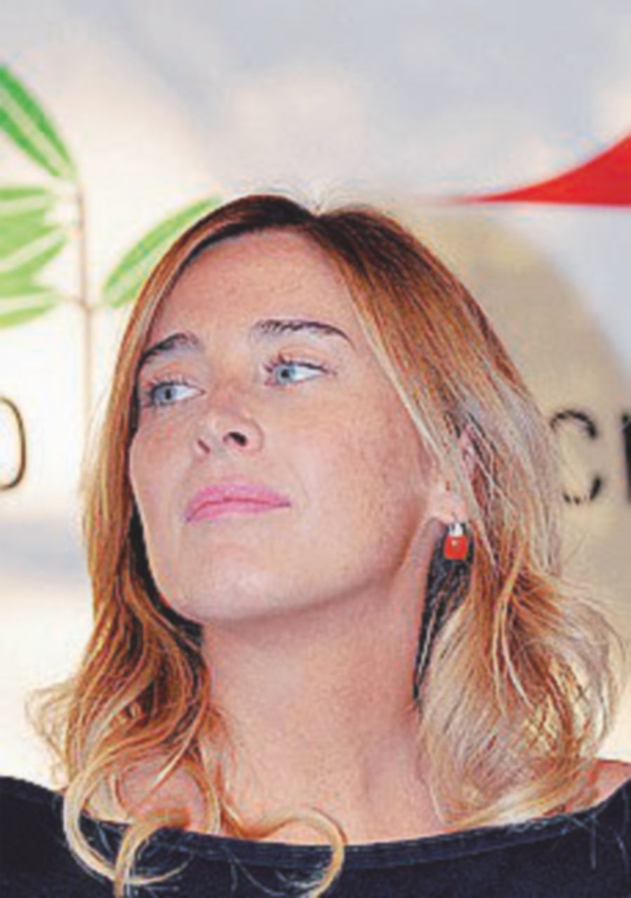 Dimissioni e drammi per il mancato invito della Boschi a Firenze Dimissioni e drammi per il mancato invito della Boschi a Firenze