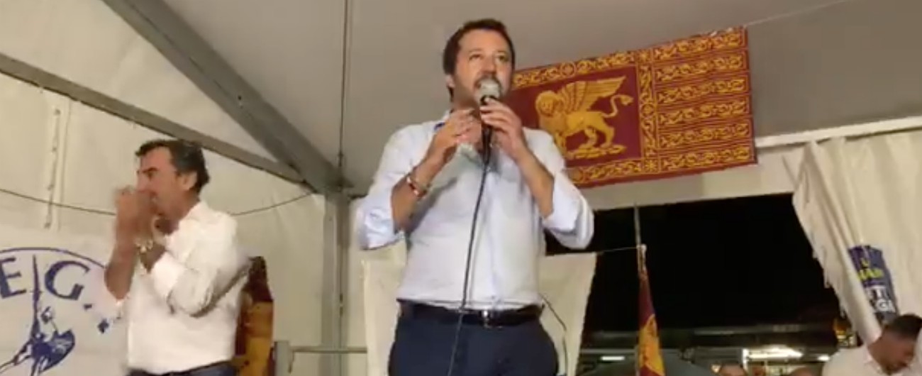 Copertina di Salvini: “Ogni giorno mi alzo e mi chiedo che inchiesta ci sarà su di me e corro come la gazzella del proverbio…”