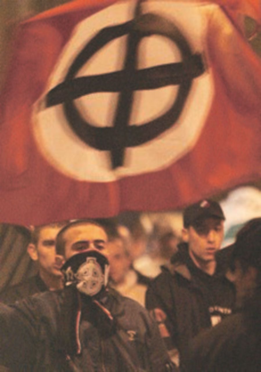 Copertina di A Roma perquisiti 4 di Forza Nuova: apologia del fascismo