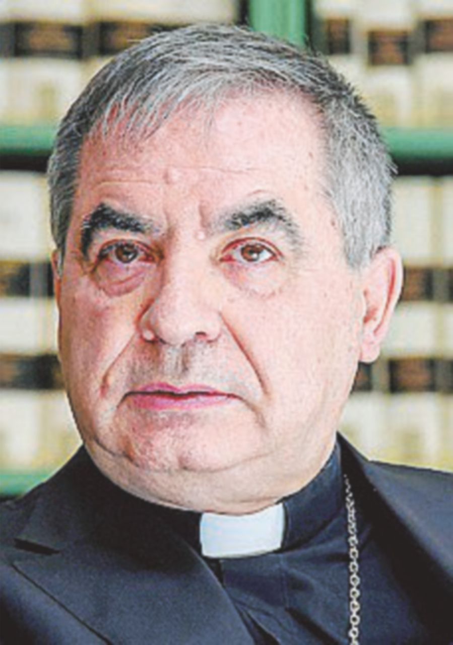 Becciu: “La Chiesa stia col Papa o ci saranno gravi rischi”