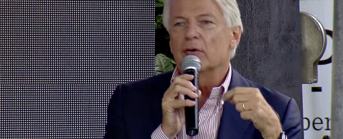 Copertina di Fitch, De Bortoli: “Paese indebitato non può fare quello vuole. Si smetta di fare promesse che non si possono realizzare”