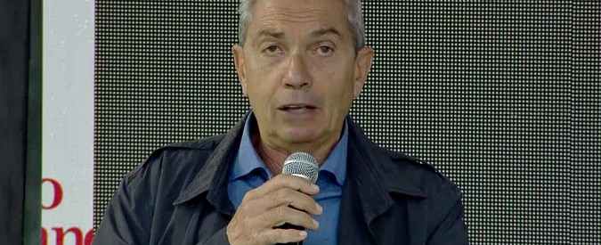 Copertina di Pd, Padellaro: “Renziani attaccano più il M5s che la Lega. Sperano di riprendersi elettori, ma è un’illusione”