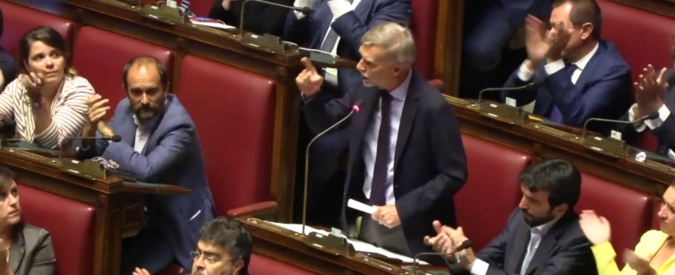 Copertina di Ponte Morandi, Delrio: “Non prendo lezioni da Toninelli, finora solo chiacchiere. Basta ergersi a tribuni”