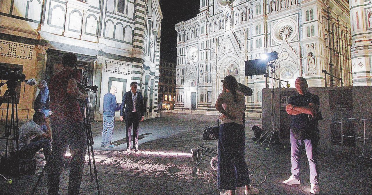 Copertina di Renzi torna a fare politica in tv: spezzoni su Rete4 del suo documentario su Firenze