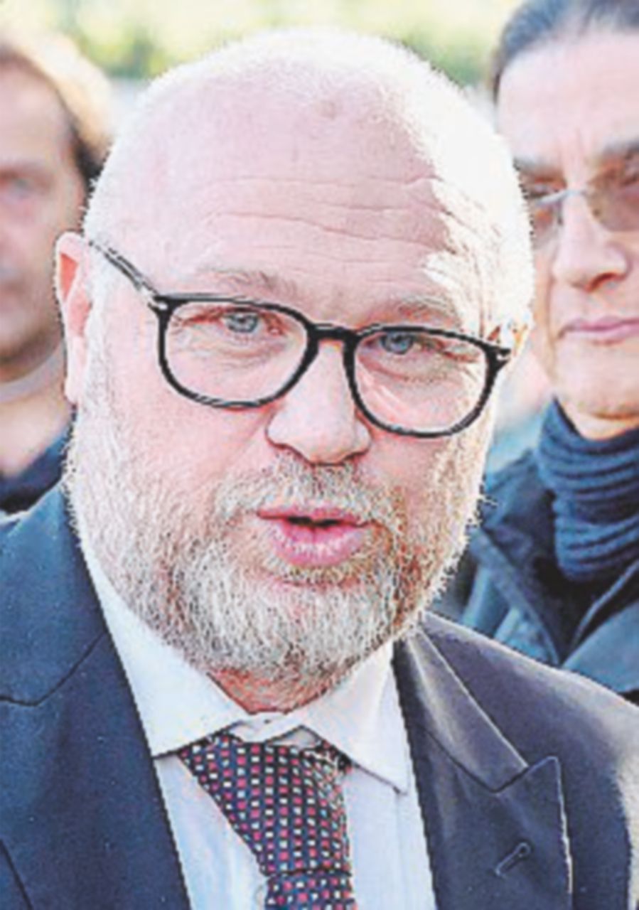 Inchiesta sui rifiuti, archiviati Nogarin e l’assessore Lemmetti