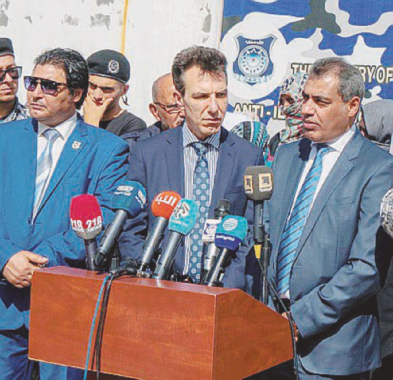 Il premier traballa, le milizie di Zintan passano con i ribelli