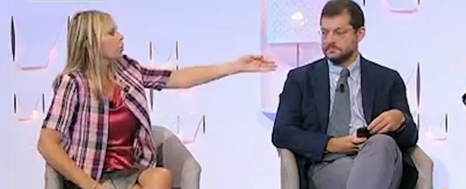 Copertina di Romano (Pd) vs Mussolini: “Fico inascoltato nel M5s, gli propongo di iscriversi al nostro partito”. “Siete disperati”