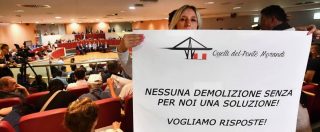 Copertina di Ponte Morandi, gli sfollati fuori dal Consiglio regionale: “Pronti a tutto”. Di Maio: “Hanno ragione, ora un decreto”