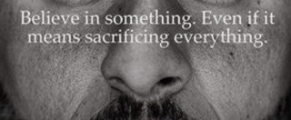 Nike, la scelta del testimonial contro Trump fa discutere: è Colin Kaepernick il volto della nuova campagna