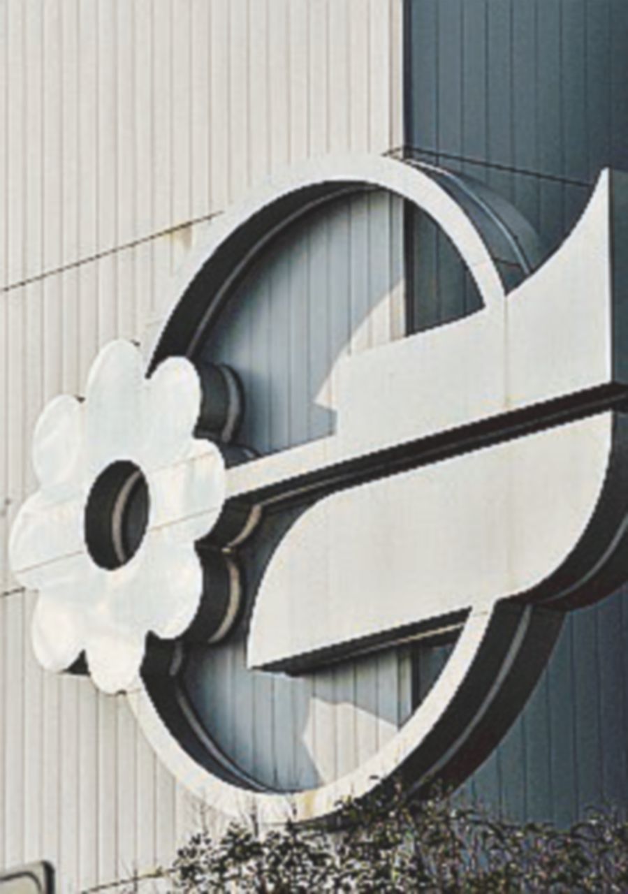 Asse con Berlusconi: Sky si riprende i canali Mediaset